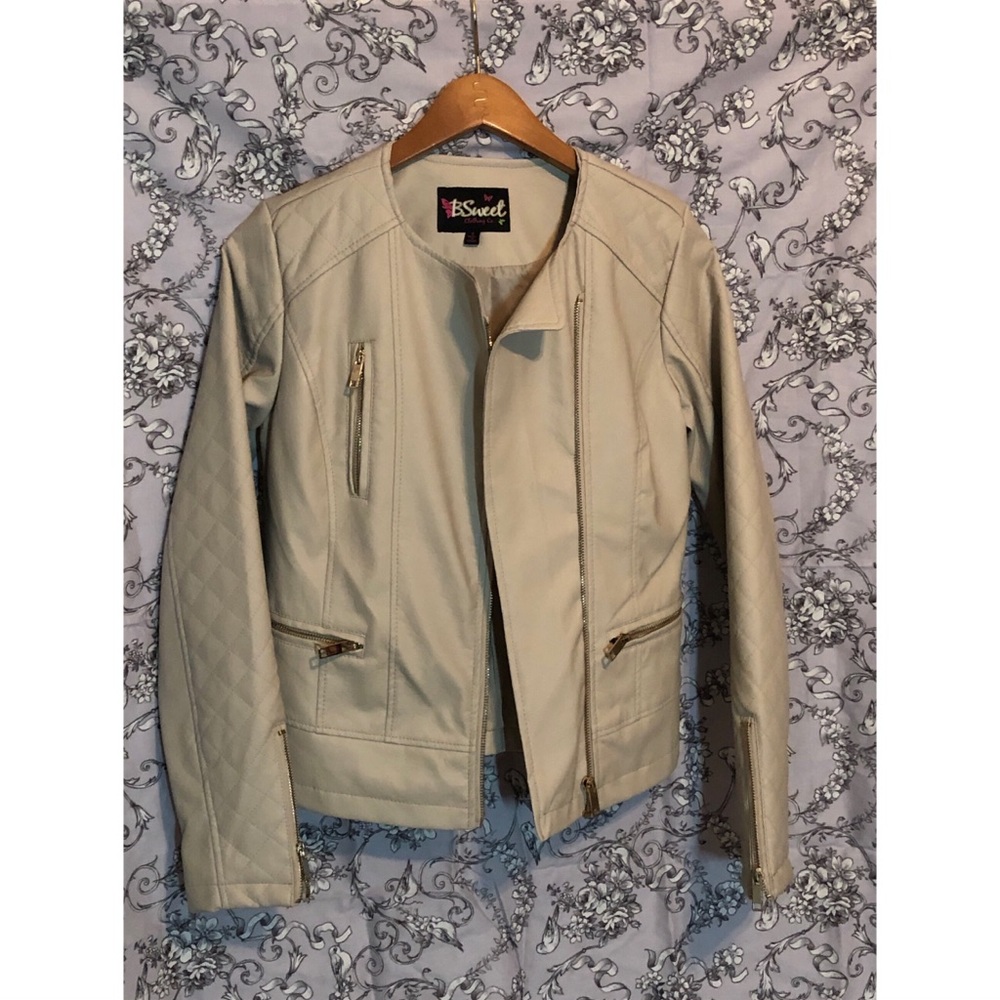 Women’s Fashion Leather Jacket-Previously Enjoyed